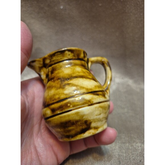 Vintage Handmade Small Pottery Creamer Brown/Tan Swirl Glazed And Signed - Picture 7 of 10